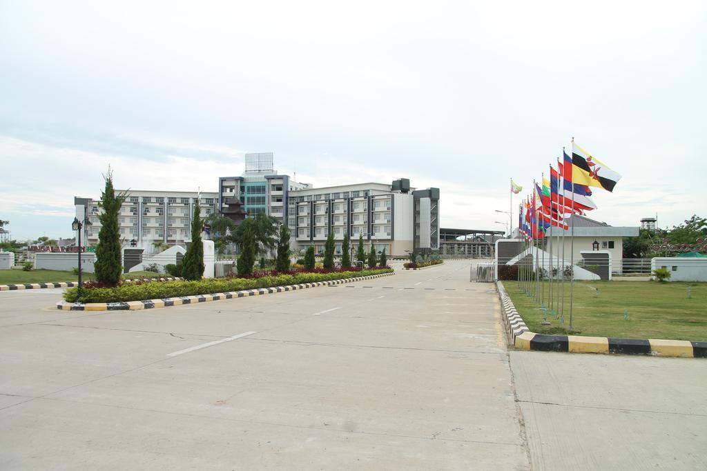 Mingalar Thiri Hotel Naypyidaw Exterior photo